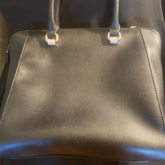 Guess Black and White Satchel - Picture 3 of 15